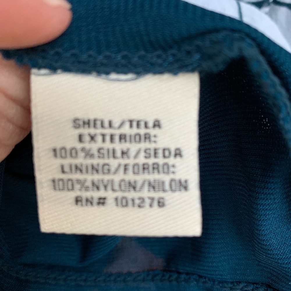 Sheer blouse with solid tank liner - Picture 6 of 6